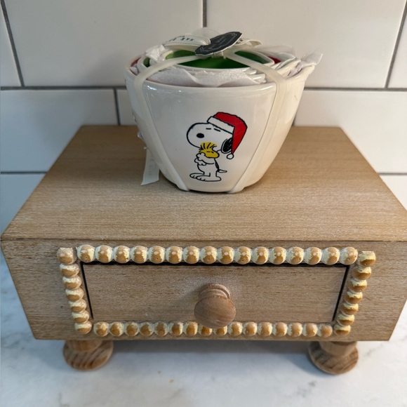 Rae Dunn X Snoopy Christmas Measuring Cups - Picture 1 of 2